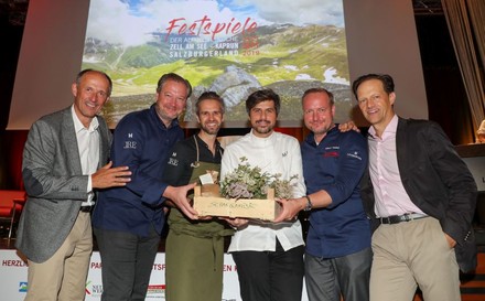 (v. l.): Leo Bauernberger (SalzburgerLand Tourismus), Andreas Döllerer, Vitus Winkler, Sven Wassmer, Hubert Wallner, Klaus Buttenhauser (Organisator „Festspiele der Alpinen Küche“)