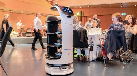 Ein Serviceroboter für die Gastronomie