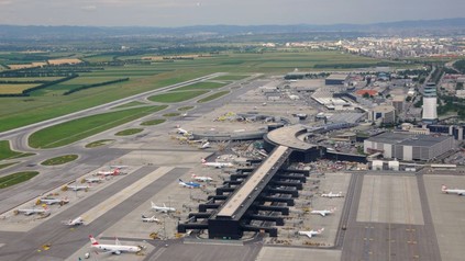 Der Flughafen in Wien von oben