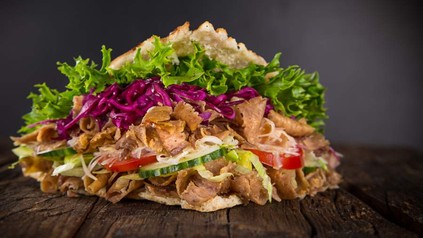 Ein frisch zubereiteter Döner