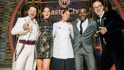 Karen Fritzenschaft und vier Würdenträger bei der Preisverleihung