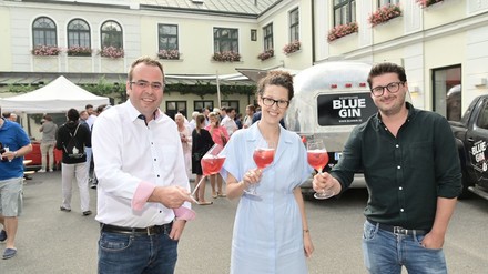 Kattus-Borco-Geschäftsführer Andreas Ruhland, Marketingleiterin Marlies Nitschmann und Schnapsbrenner Hansi Reisetbauer