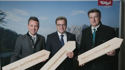 (v. l.): Florian Phleps (Geschäftsführer Tirol Werbung), Landeshauptmann Günther Platter und WK-Tirol-Spartenobmann Josef Hackl
