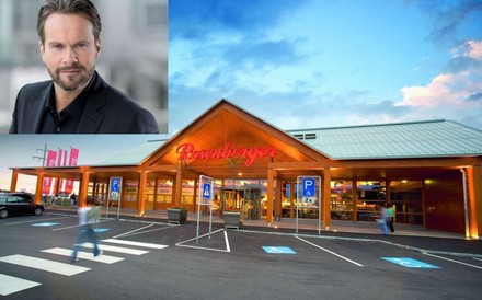 Thomas Wollner und ein Rosenberger Restaurant von außen