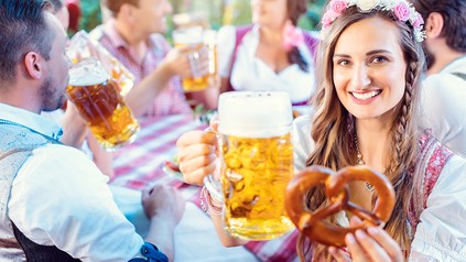 Besuchergruppe auf dem Oktoberfest