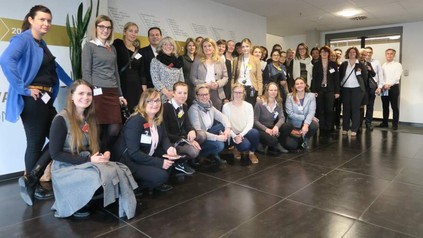 41 Frauen vom HOBART Mutterkonzern ITW bei einem Gruppenfoto