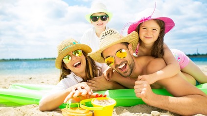 Eine Familie am Strand