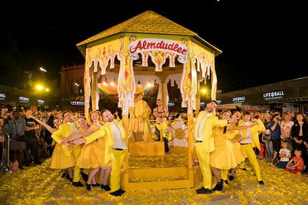 Heribert Thomas Kleins Auftritt bei der Life Ball Eröffnungsshow.