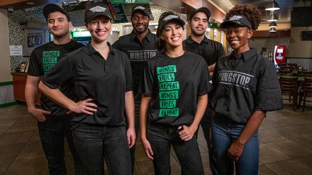 Team eines Wingstop Restaurants