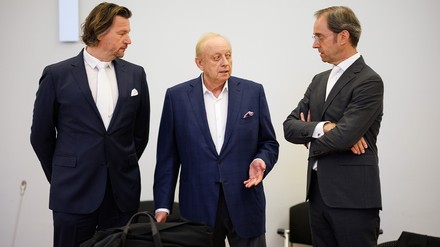 Alfons Schuhbeck mit seinen Anwälten