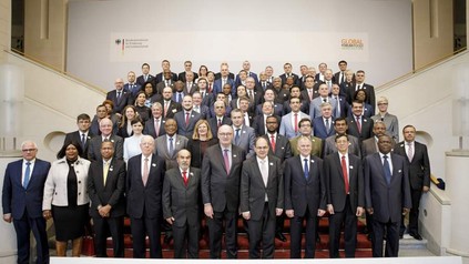 Die Teilnehmer der Berliner Welternährungskonferenz bei einem Gruppenfoto