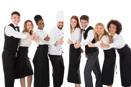 eine Gruppe Mitarbeiter aus dem Gastgewerbe