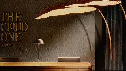 So sieht die Rezeption des ersten The Cloud One Hotels der Motel One Group aus.