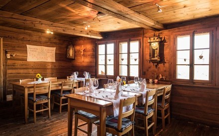 Die Godswärgjistubu in Albanien von innen