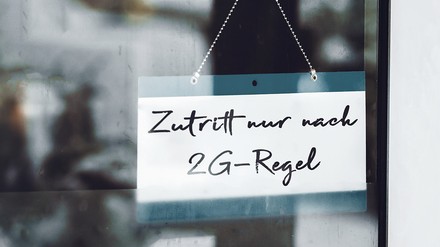 Zutritt nur nach 2G-Regel Schild