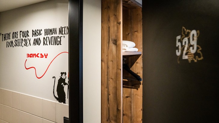 Mystery of Banksy Popup-Room Rat
