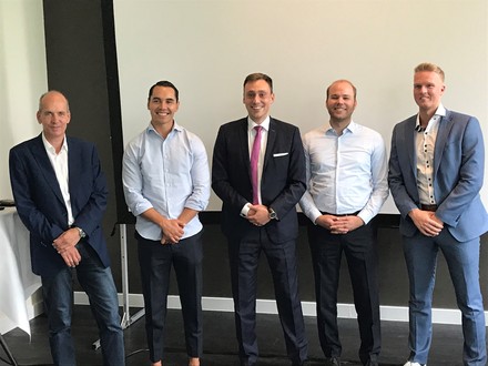 Ulrich Pillau, Gründer von apaleo, Juan A. Sanmiguel, Gründer und CEO hotelbird, Jan-Nicolas Corbach, Regional General Manager München der Gorgeous Smiling Hotels GmbH, Johannes Fuchs, Business Development von Robotise und Andre Wagemann, eCommerce Consultant im eCommerce Competence Center bei Concardis