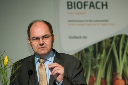 Ein Referent spricht bei der Messe Biofach und Vivaness