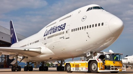 Lufthansa Flugzeug am Flughafen