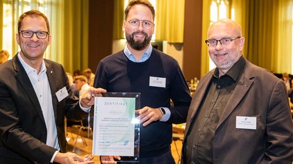 Übergabe des Zertifikats "Exzellente Ausbildung".