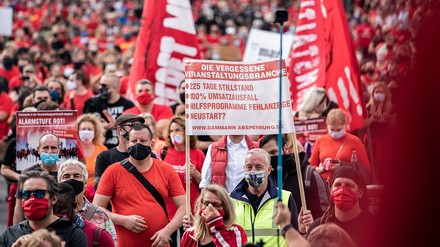 Großdemonstration des Bündnisses #AlarmstufeRot in Berlin