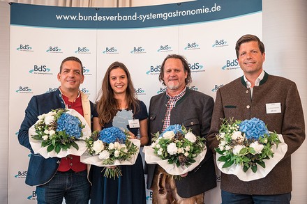 Deutscher Systemgastronomie-Preis 2019: Christian Harupa (HAVI Logistics), Laure Berment (Too Good To Go), Andrew Fordyce (TV-Foodexperte), Dr. Roland Schmidt (HAVI Logistics)