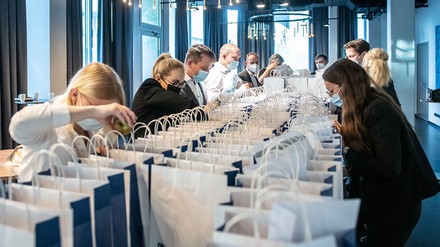 Packen von Lunchpaketen