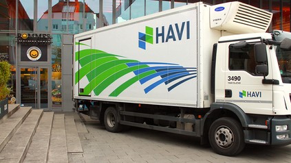 Havi LKW und Pommes-Freunde-Store in Pasing (München).