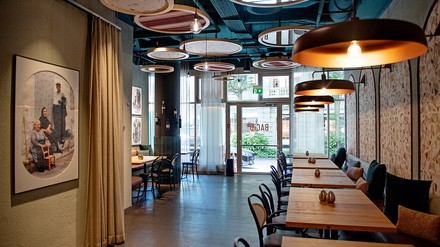 Blick in das neue Restaurant „BACiO della Mamma“ des Ameron Hotels Luzern Flora. (Foto: ©Althoff Hotels)
Blick in das neue Restaurant „BACiO della Mamma“ des Ameron Hotels Luzern Flora
