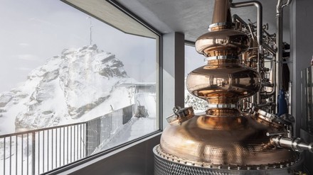 Die neue Whisky-Destillerie auf der Bündner Bergspitze