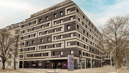 Außenansicht des Hotels Premier Inn Berlin City Wilmersdorf.