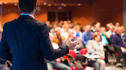 Besucher auf einem Kongress