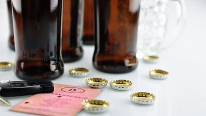 Flaschen, Kronkorken und Führerschein