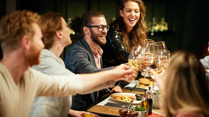 Die Deutschen gehen gerne zusammen Essen.