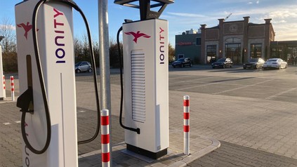 Ionity-Ladesäulen