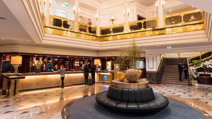Rezeption in einem Maritim Hotel