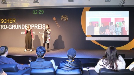 Leonora Lorena und Sophia Maier