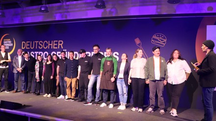 Spannende Momente vor der Bekanntgabe des diesjährigen Siegers beim Deutschen Gastro-Gründerpreis in Hamburg (Quelle: Sarah Kleinen)