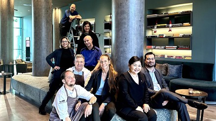 Das bunte Team im Ameron Hotel Abion Berlin