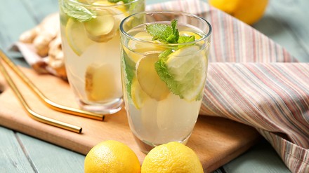 „Wenn das Leben dir Zitronen gibt, dann mach Limonade draus!“ Das dachte sich vielleicht auch Ernst Menschel, der den Familenbetrieb Menschel-Limo vor 124 Jahren gründete.