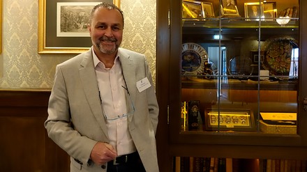 Gürkan Gür, Hoteldirektor im Mercure Hotel Stuttgart City Center setzt auf den besonderen Spaßfaktor bei der Arbeit.