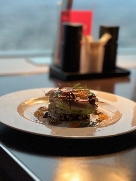 Schön angerichtete Speisen warten darauf, verspeist zu werden. (Foto: © Berliner Fernsehturm)