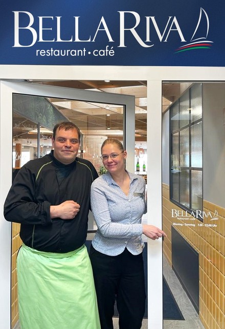 Küchenchef Christian Fellwrock und Assistant F&B Managerin Fabia Wehle