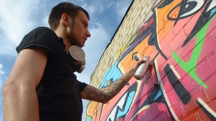 Manche finden es schön, für andere ist es ein Dorn im Auge. Aber was tun, wenn die Fassade das Ziel von Sprayern wird?