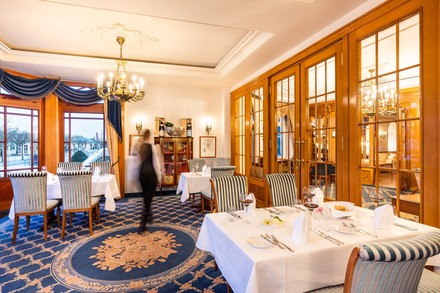Eindrücke aus dem Restaurant "Blauer Salon" (Foto: © Ahlbecker Hof)