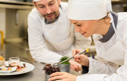 École Ducasse und Auguste Escoffier School of Culinary Arts kooperieren