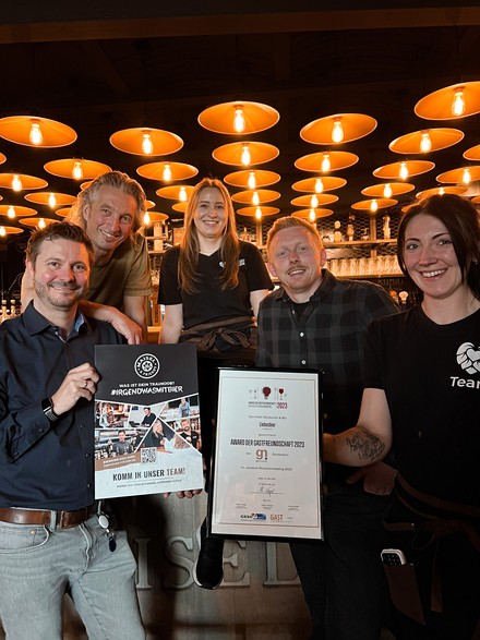 Michael Feuerstein und Olaf Bloem mit Team