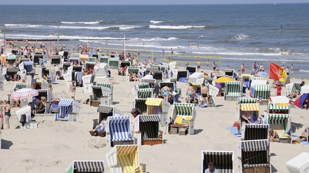 Urlauber am Strand