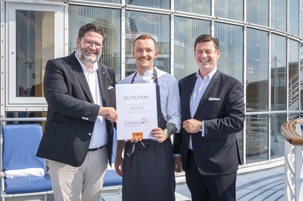 Strahlender Sieger Leander Werchan aus dem Hotel Vier Jahreszeiten. (Foto:  © Selektion Deutscher Luxushotels)