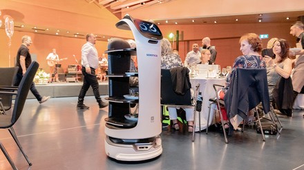 Serviceroboter an der DV GastroSuisse